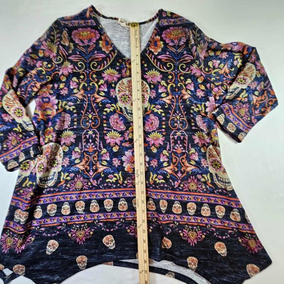 One World Women’s XL Floral Rhinestone Skull Embellished Tunic Top Whimsy Artsy - Picture 6 of 8